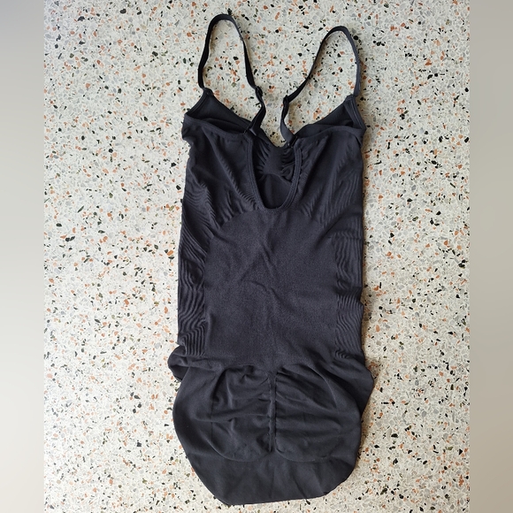 Skims Seamless Sculpt Brief Bodysuit‎ - Picture 6 of 9